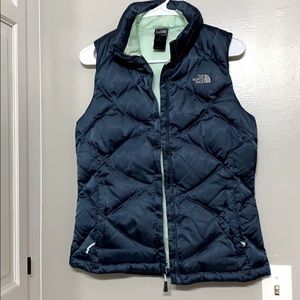 The North Face / Women’s Small / 550 Fleece Vest